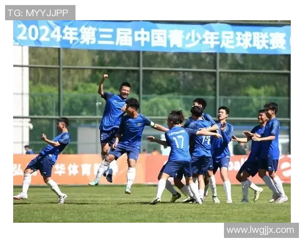 足球球星展现的体育精神与职业素养对青少年成长的积极影响